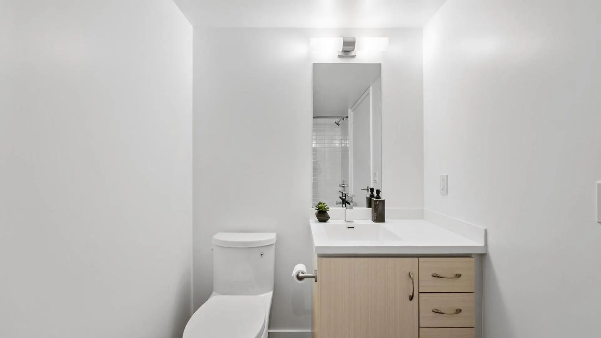 Sleek 1Br & Office Condo - Cn Tower, Skyline View Toronto 0*,