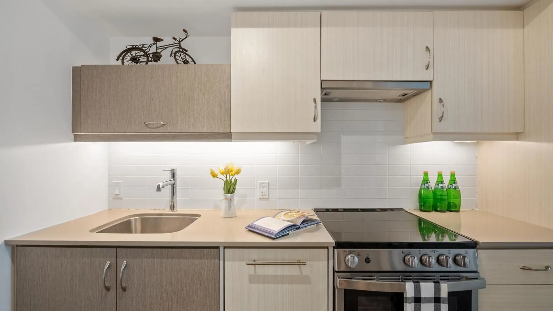 Sleek 1Br & Office Condo - Cn Tower, Skyline View Toronto Lejlighed