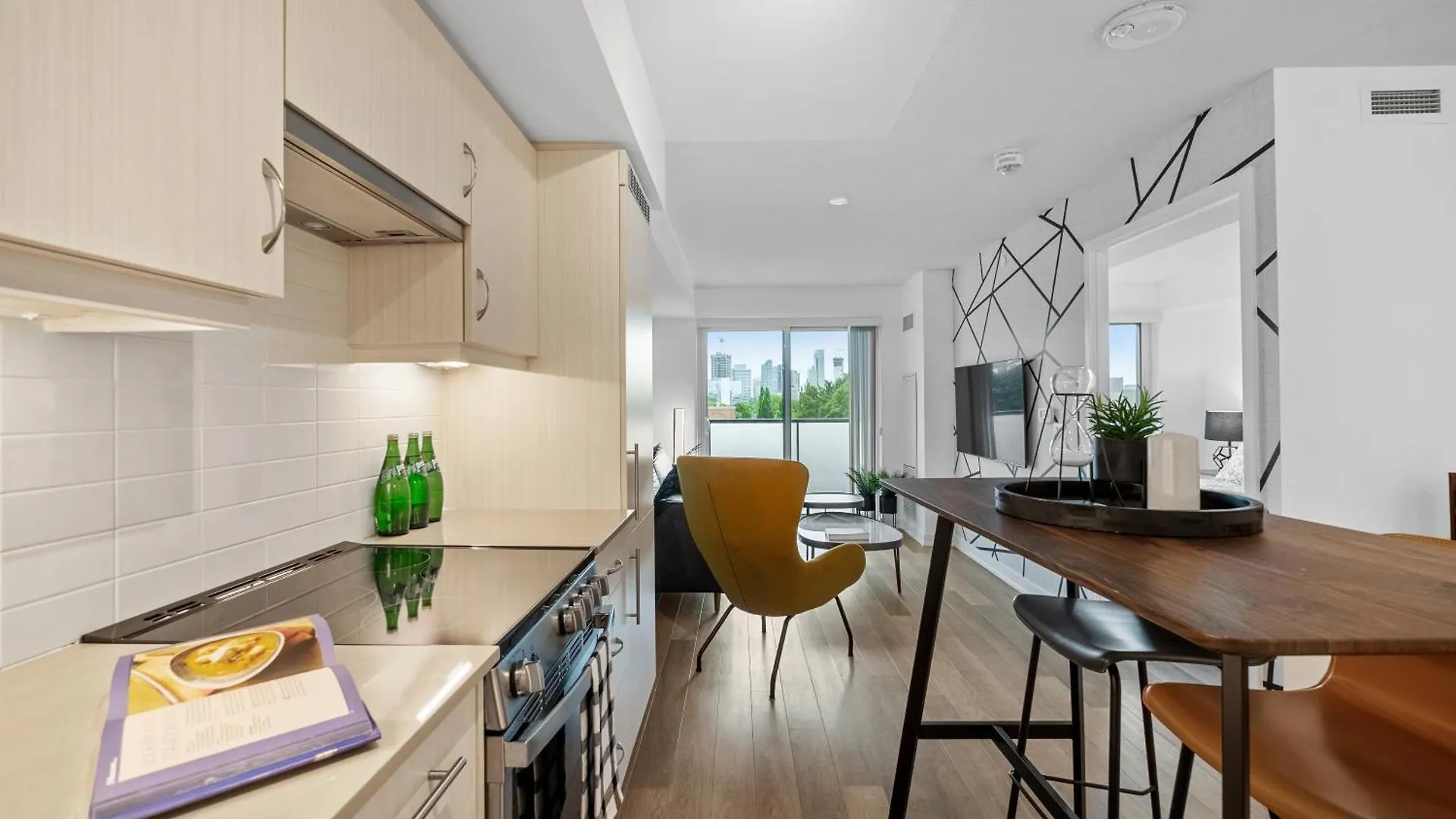 Sleek 1Br & Office Condo - Cn Tower, Skyline View Toronto Canada