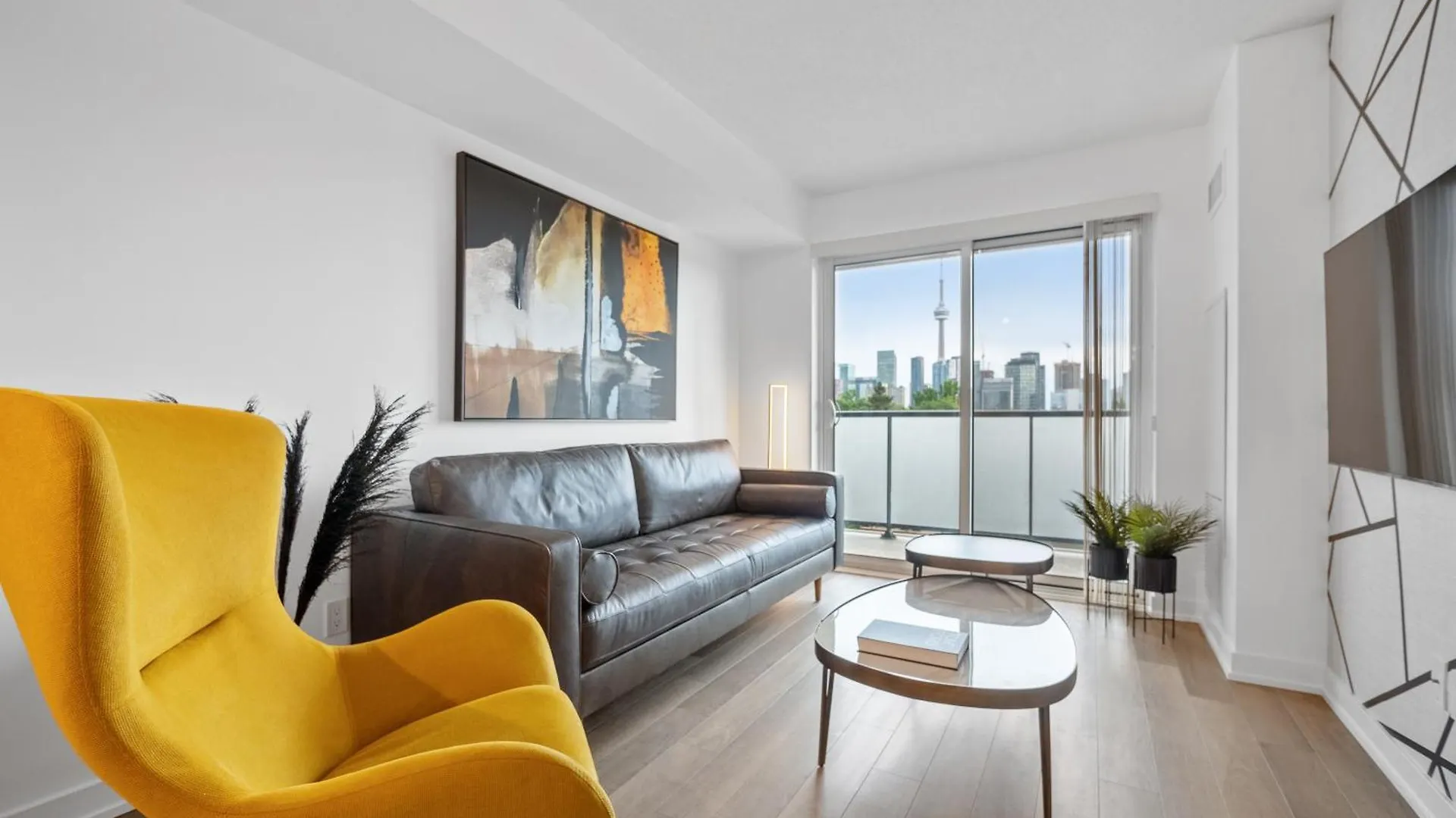 Sleek 1Br & Office Condo - Cn Tower, Skyline View Toronto